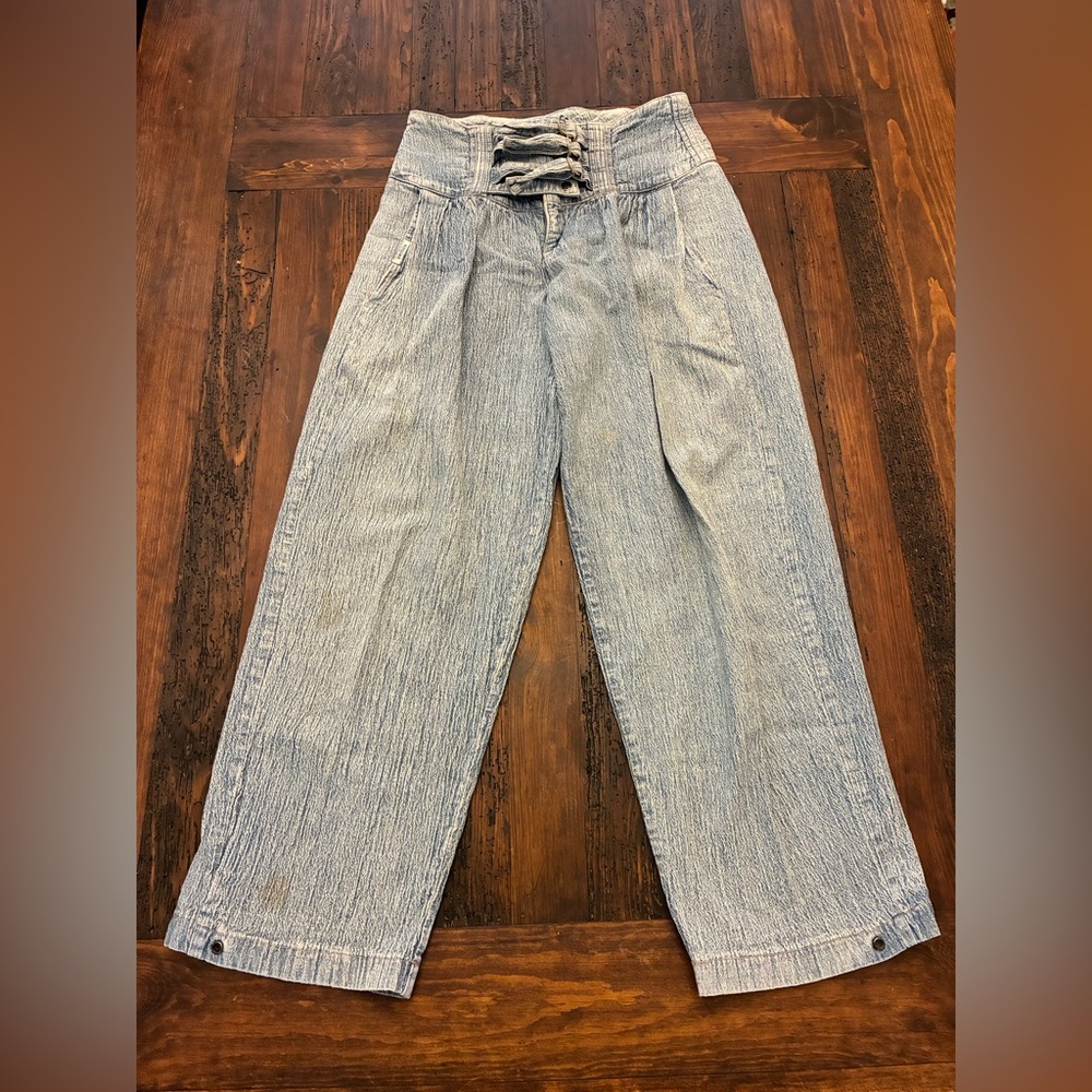Vintage 80s Sasson High-Waisted Light Blue jeans with adjustable leg